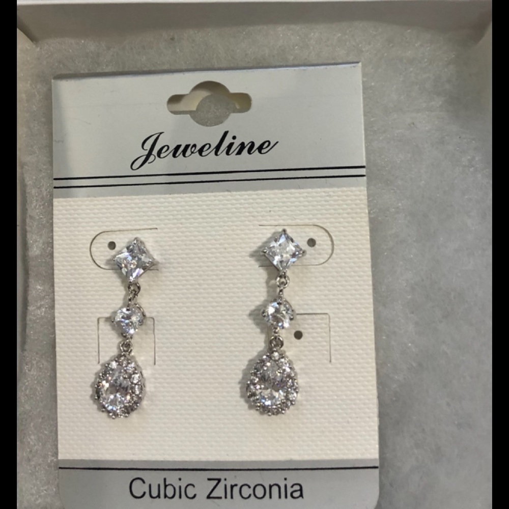 🆕CZ earrings 💎